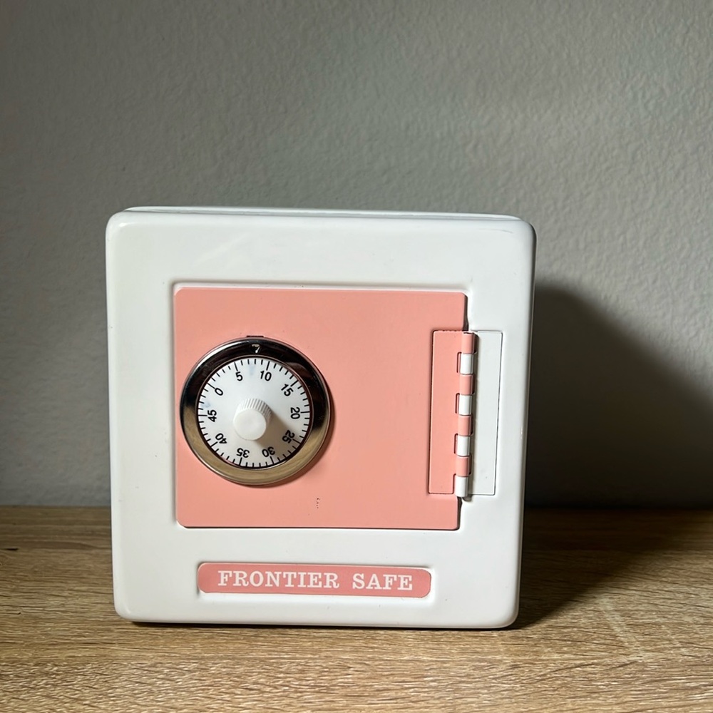 Frontier Small Safe - Compact and Secure